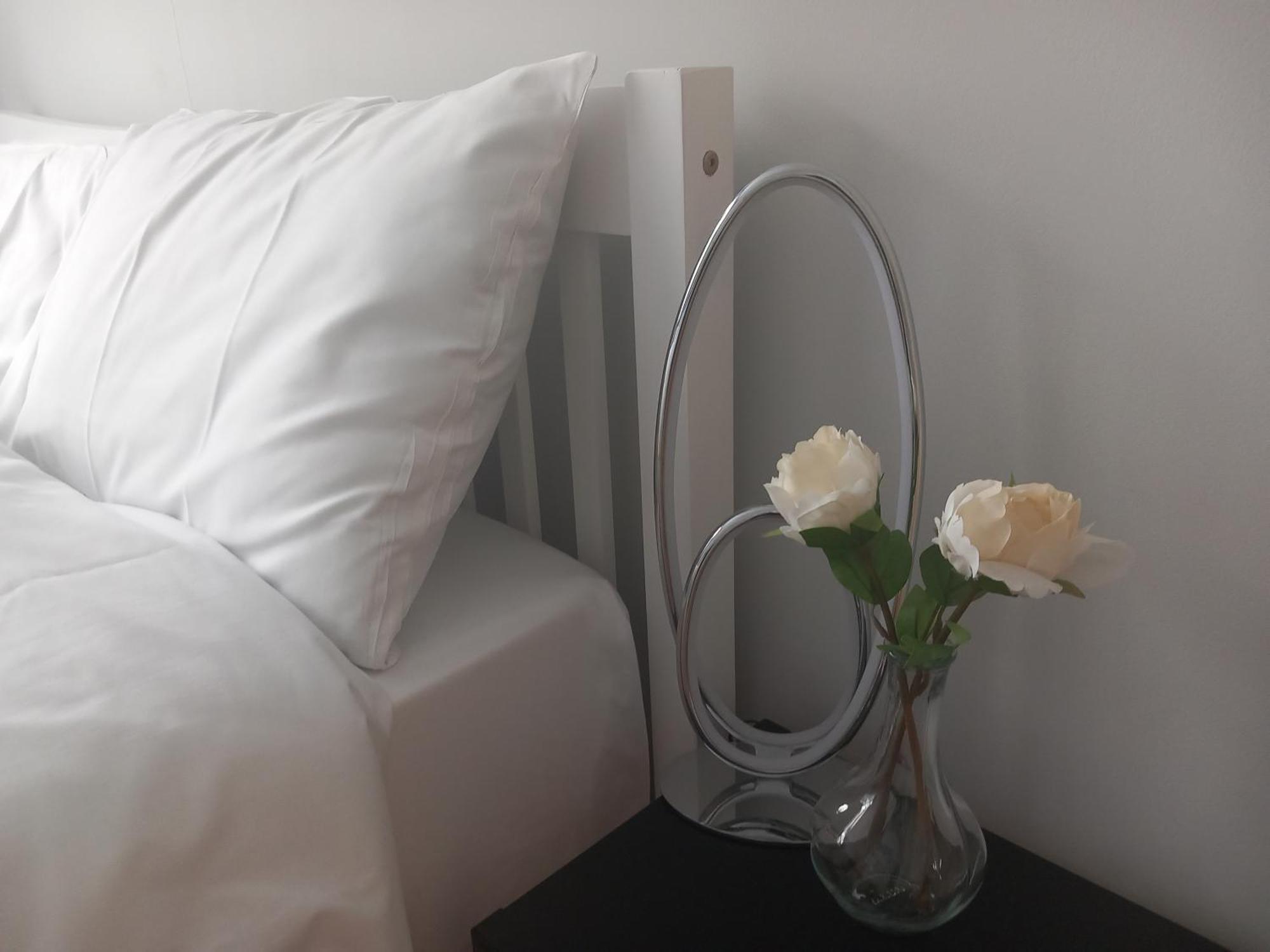 Surbiton Home With Free Parkings, Surbiton, Kingston Upon Thames, Surrey, Greater London Uk Bagian luar foto
